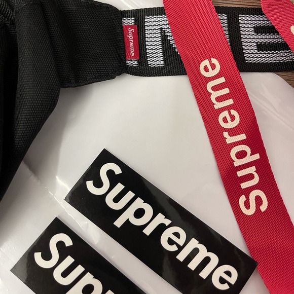 New supreme bag - Picture 2 of 3